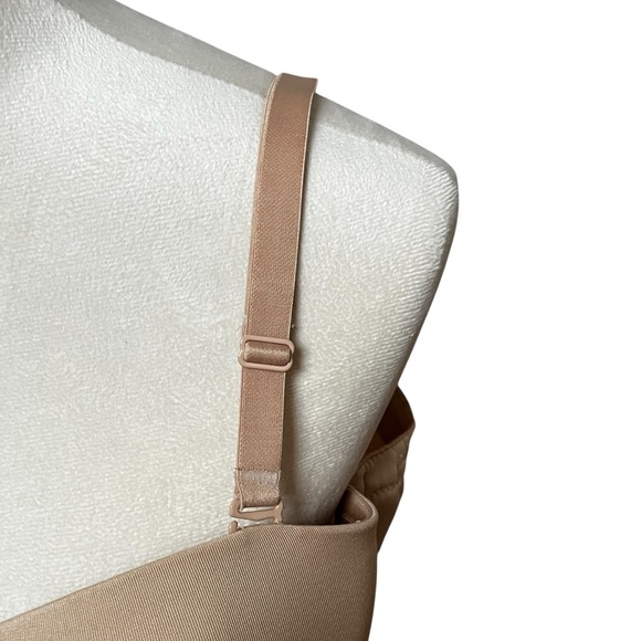 Wacoal Beige Bra 42D Thin Padding Underwire - Picture 2 of 9